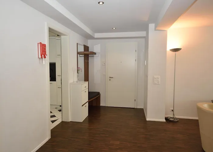 Apartment Stylish 2br Near - Flower 3 *